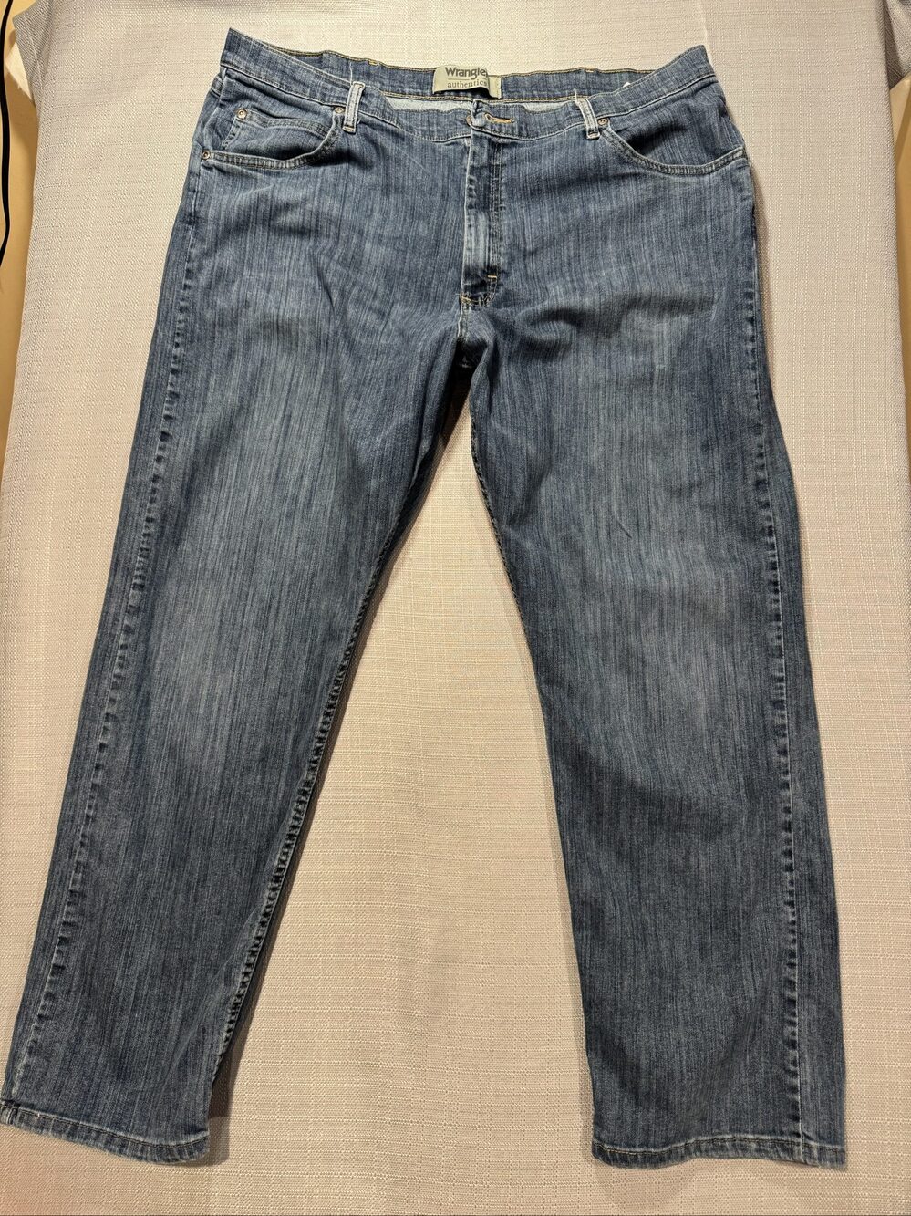 Men’s Wrangler Authentics Relaxed Fit Jeans – Medium Wash Blue – 40x30